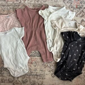 Lot of 6 Nordstrom/H&M size 0-3 months onesies